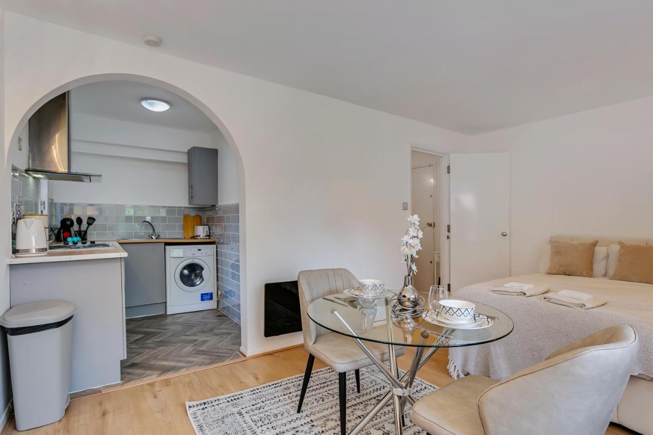 Aryas Apartments London Эджвар Экстерьер фото